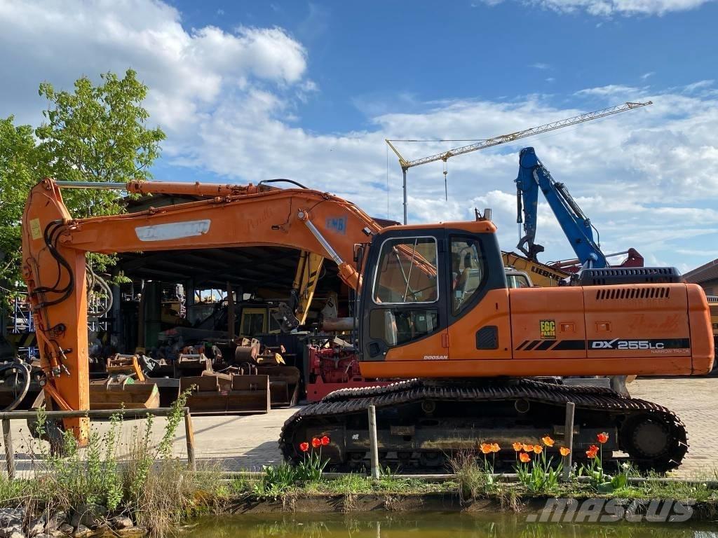 Doosan DX 255 NLC Bageri gusjeničari