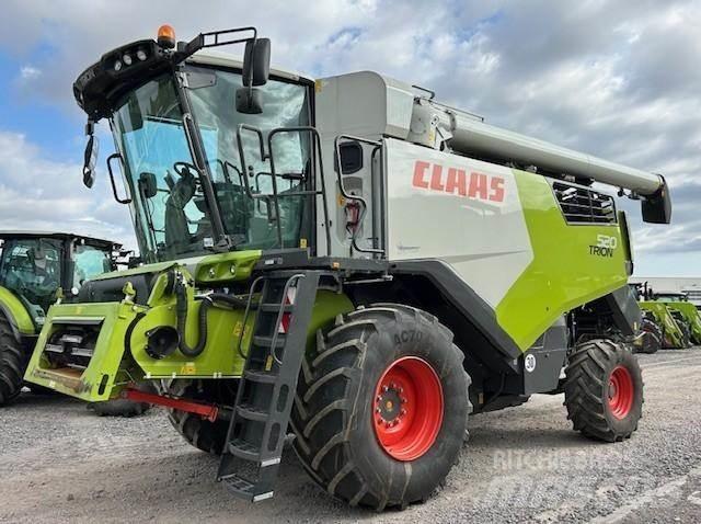 CLAAS TRION 520 Kombajni