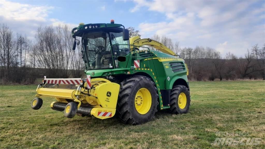 John Deere 8400i Strojevi za krmu na vlastiti pogon