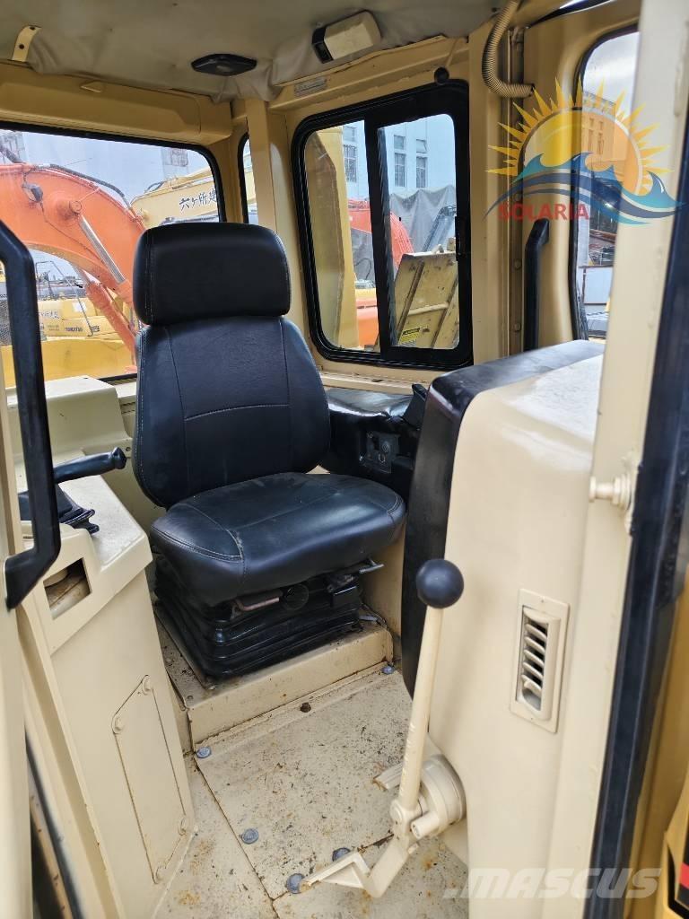CAT D 7 R Buldožeri gusjeničari