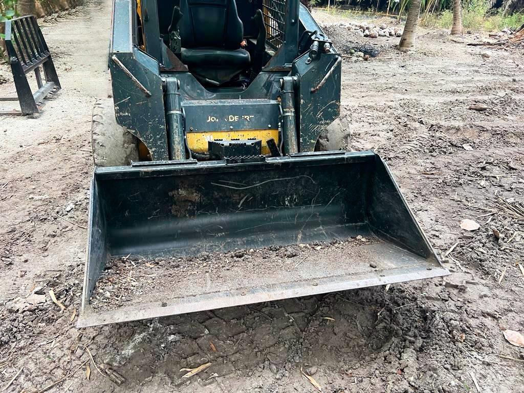 John Deere 312 Skid steer mini utovarivači