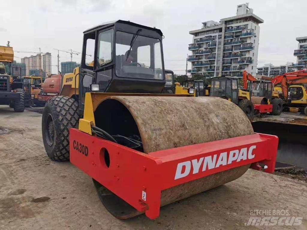 Dynapac CA 30 D Valjci sa jednim bubnjem