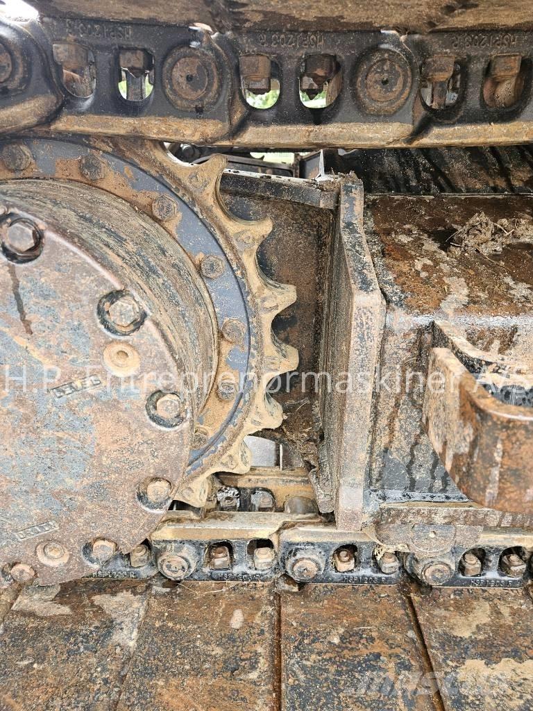 Hitachi ZX 135 US-7 Bageri gusjeničari