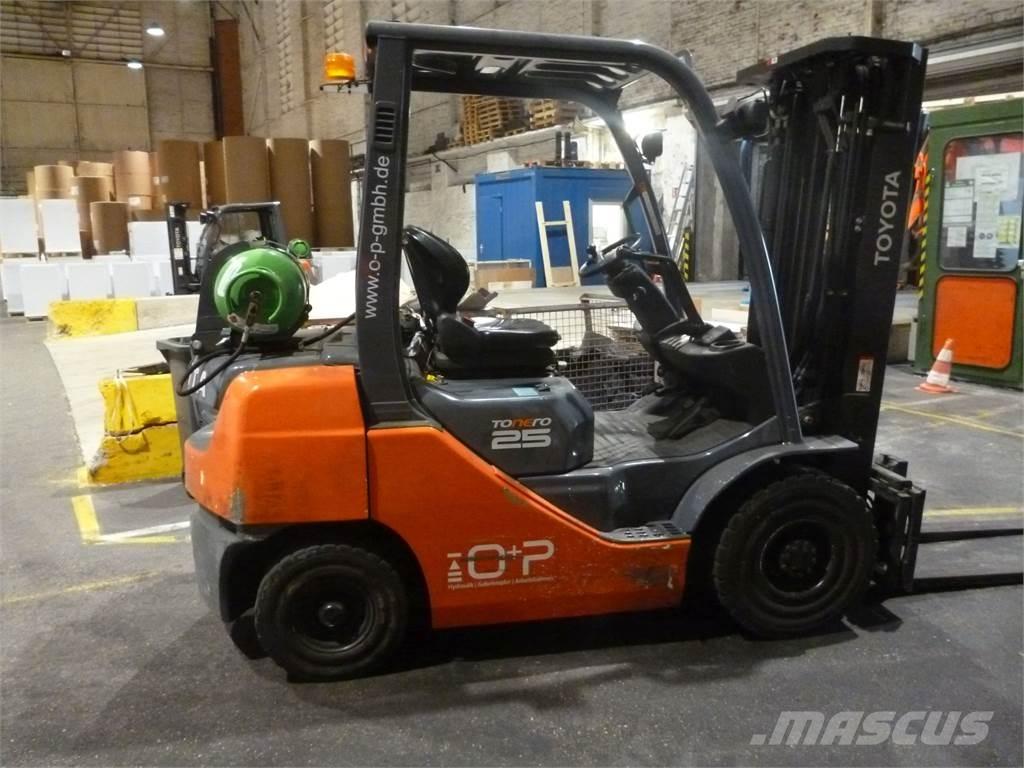 Toyota 02-8FGF25 Plinski viličari