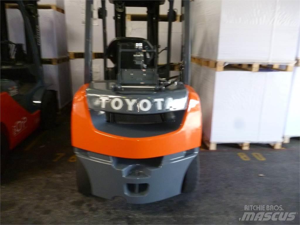 Toyota 02-8FGF25 Plinski viličari