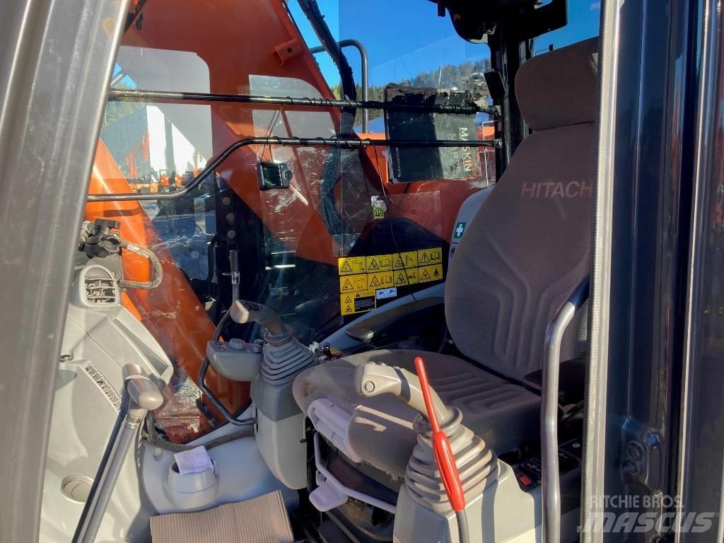 Hitachi ZX225USLC-5 Bageri gusjeničari