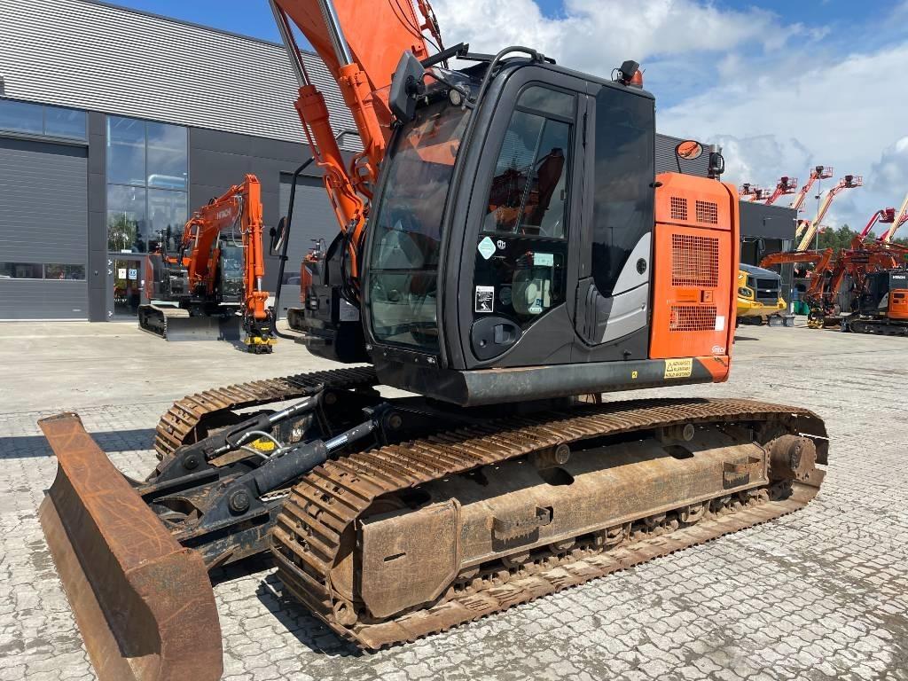 Hitachi ZX225USLC-5 Bageri gusjeničari