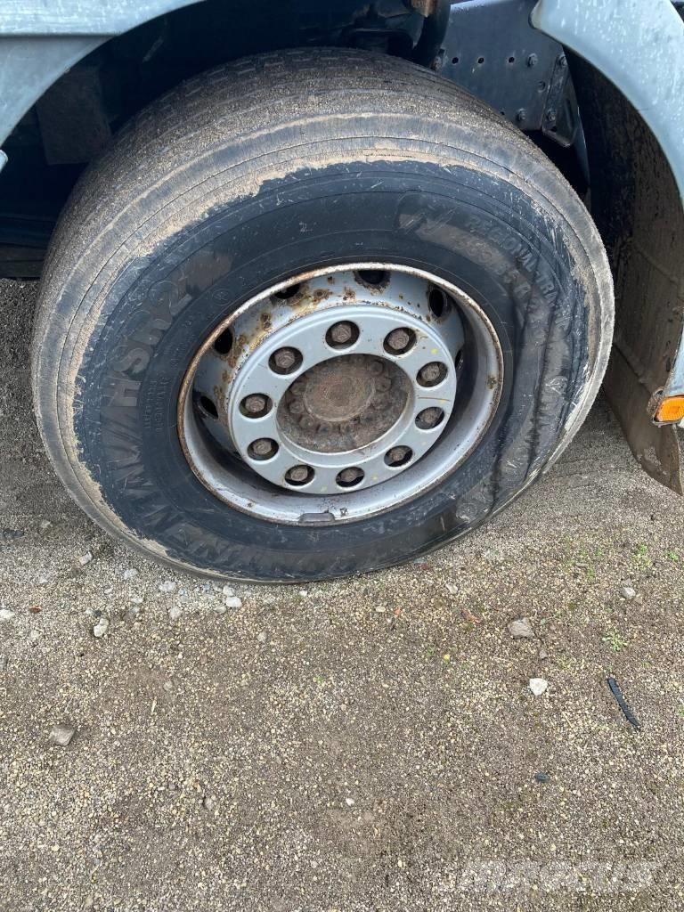 MAN FE 360 A Rol kiper kamioni s kukama za dizanje