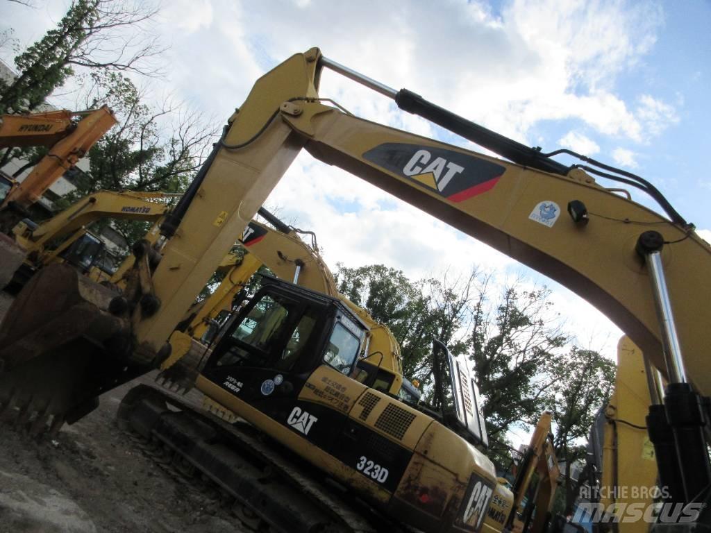 CAT 326 Bageri gusjeničari