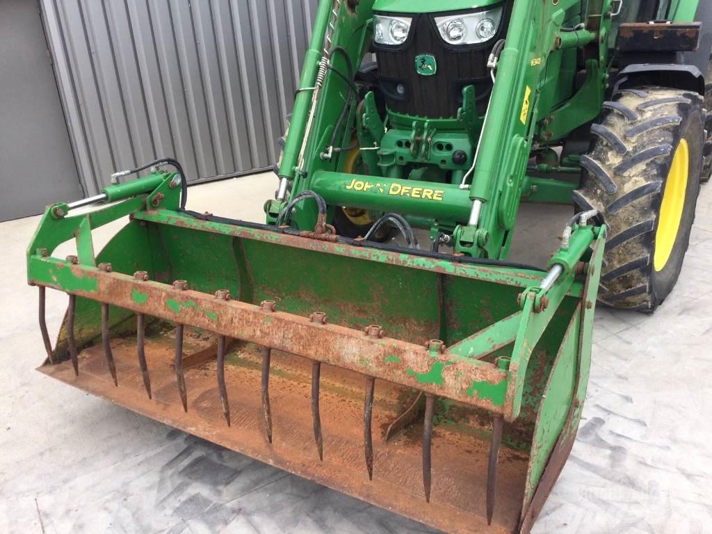 John Deere 6130R Traktori