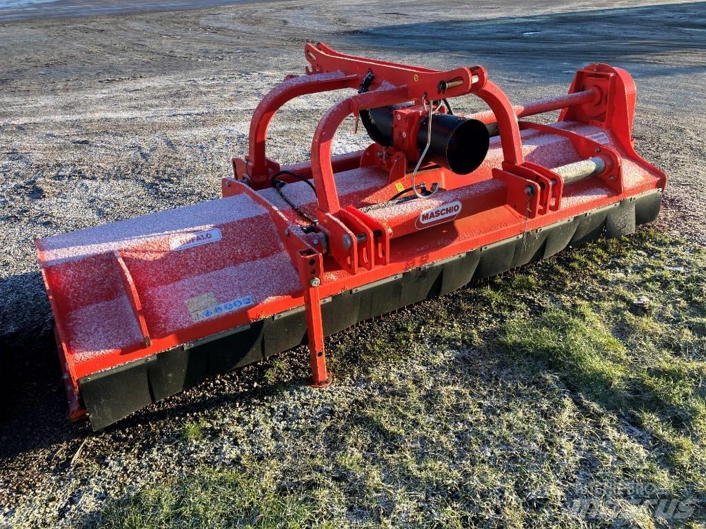 Maschio bufalo 300 Kosilice za pašnjak