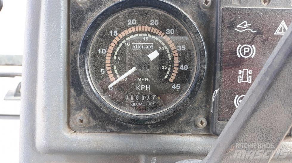 Fermec 860 Utovarni rovokopači