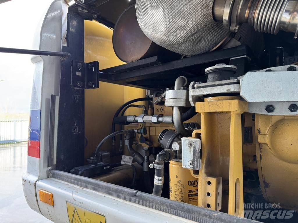 CAT M315D Bageri na kotačima