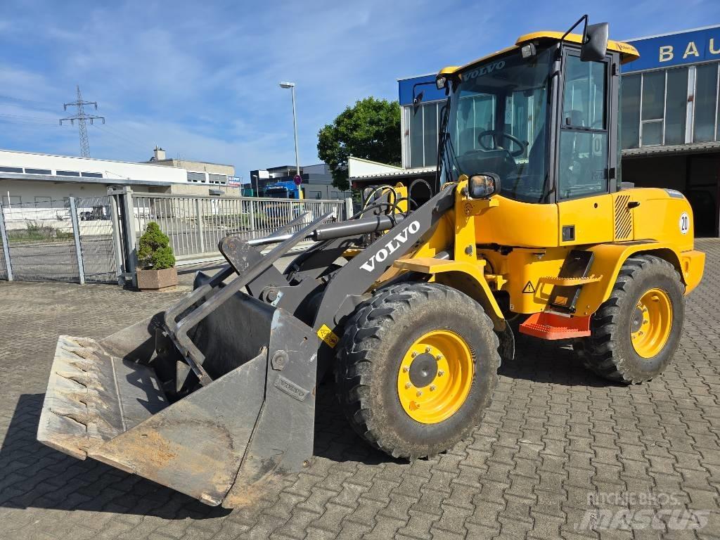 Volvo L 30 G Utovarivači na kotačima