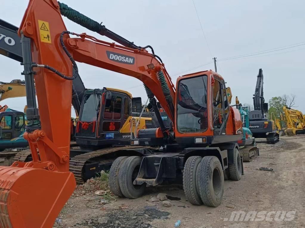 Doosan 150 W Bageri na kotačima