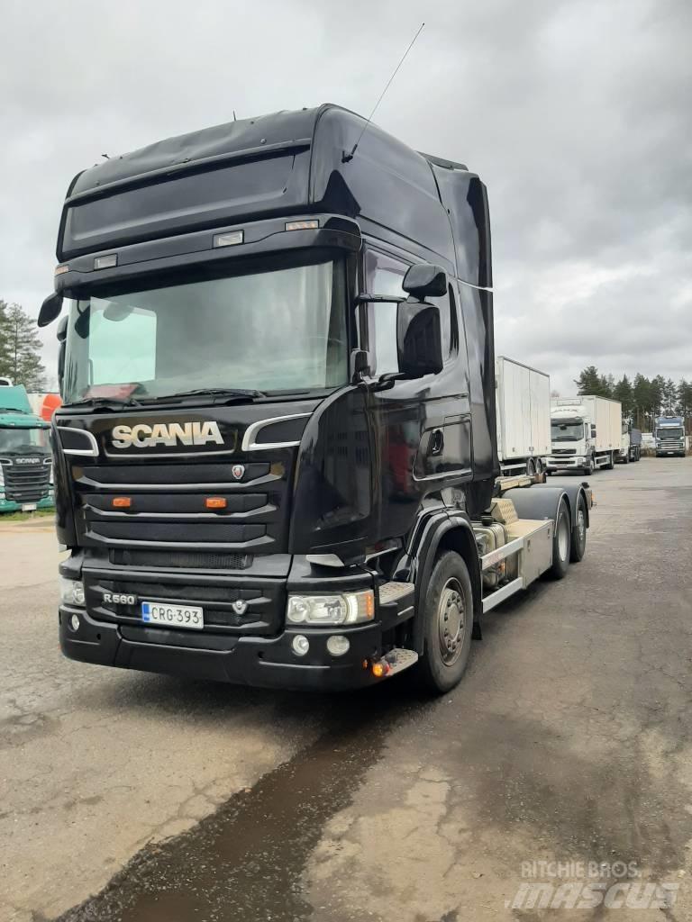 Scania R 560 Rol kiper kamioni s kukama za dizanje