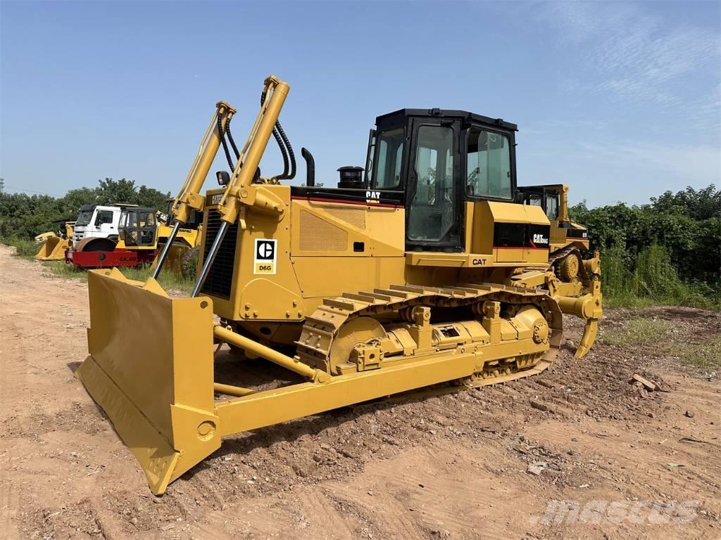 CAT D 6 G Buldožeri gusjeničari