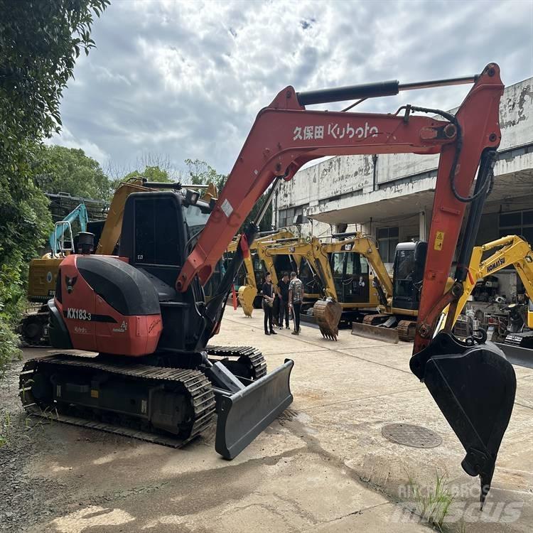 Kubota 183-3 Bageri gusjeničari