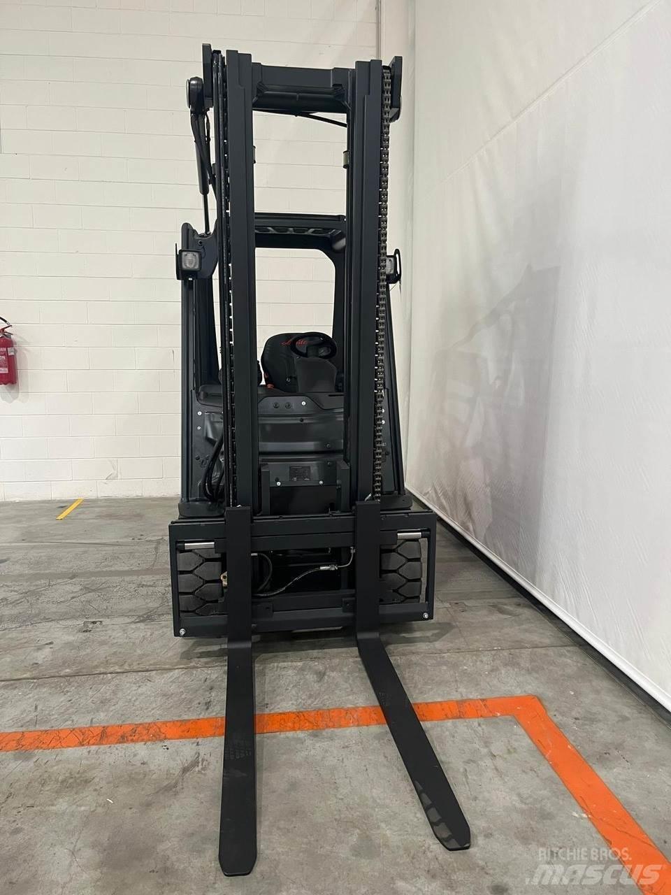 Linde E30-01 Električni viličari
