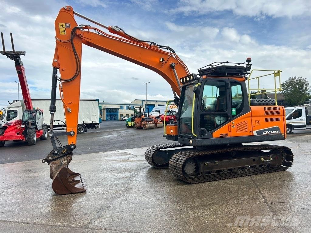 Doosan DX140 LC Bageri gusjeničari