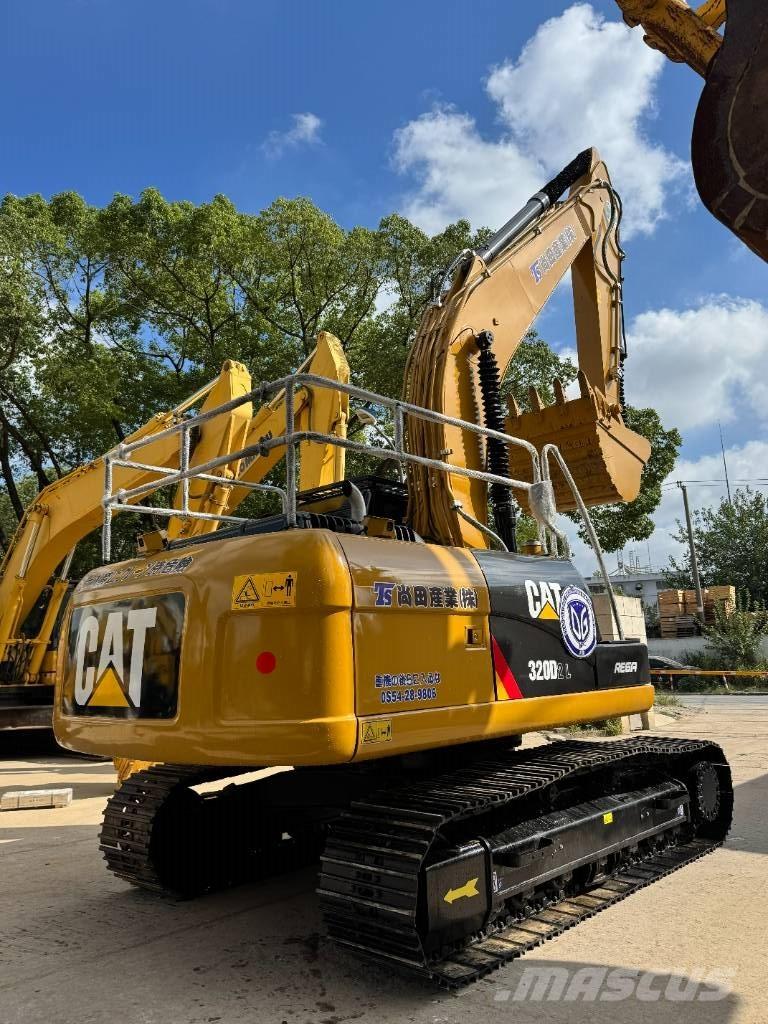 CAT CAT320D Midi bageri 7t – 12t