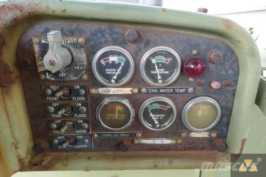 CAT D7F Ex-army Buldožeri gusjeničari