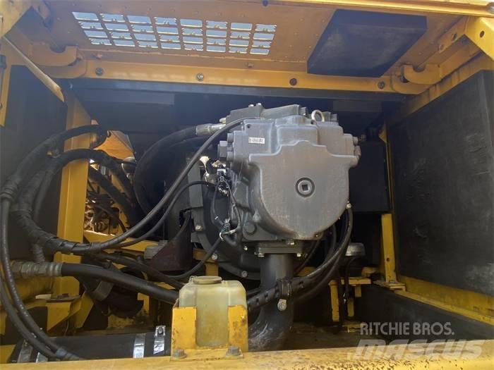 Komatsu PC450-8 Bageri gusjeničari