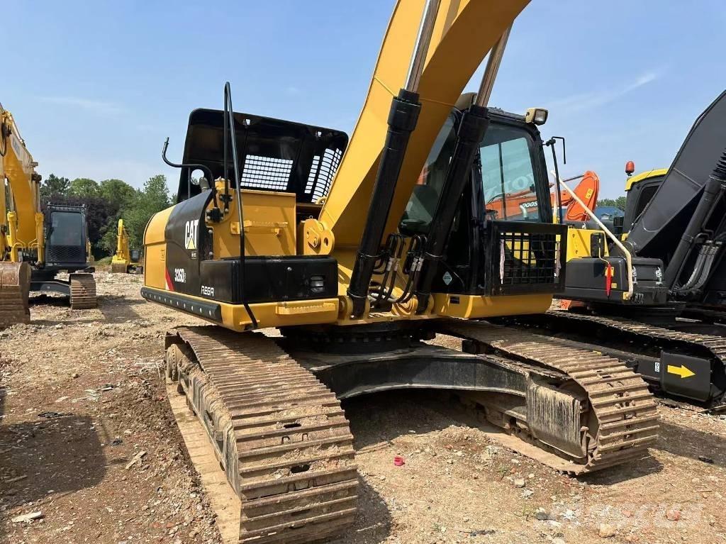 CAT 326 Bageri gusjeničari