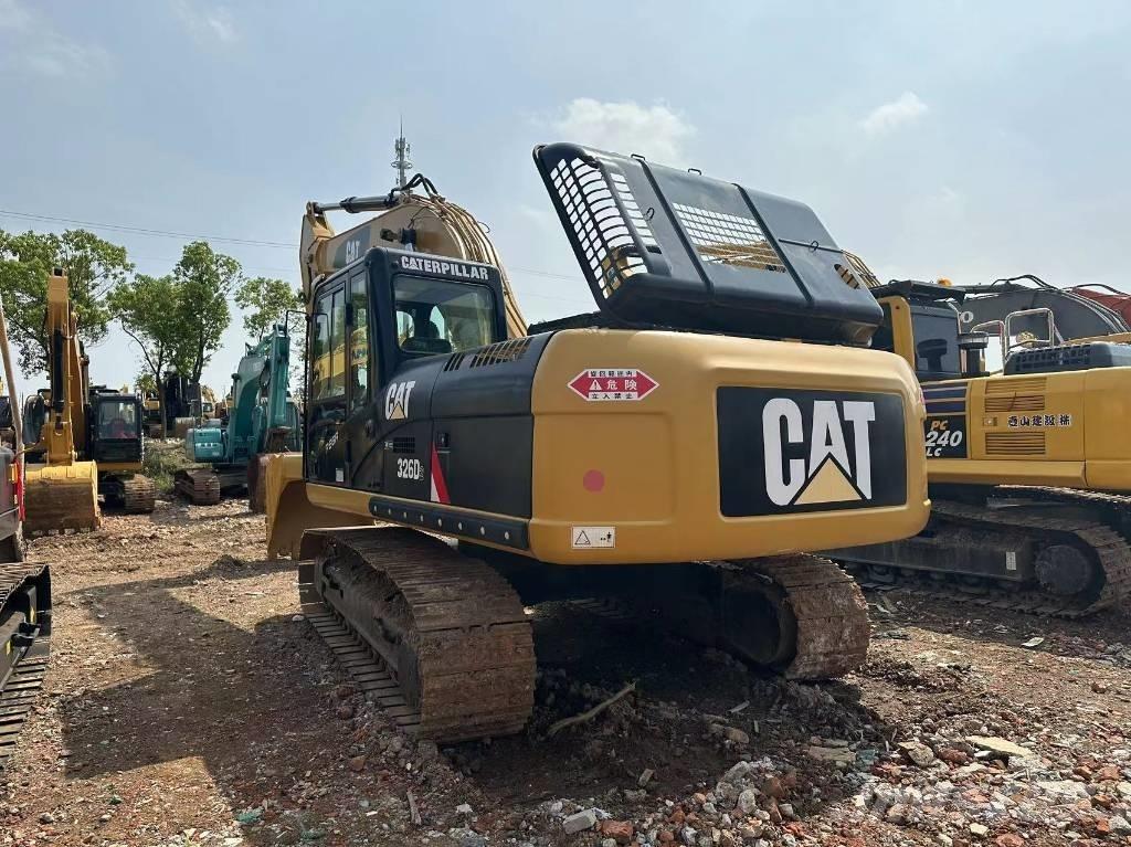 CAT 326 Bageri gusjeničari