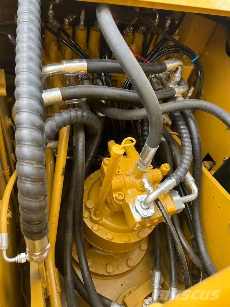 CAT 320 D2L Bageri gusjeničari