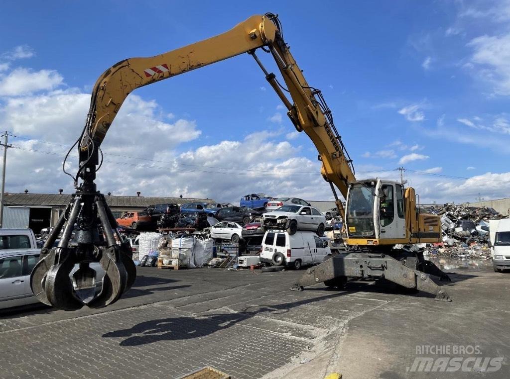 Liebherr 924 Bageri za manipuliranje materijalom / otpadom