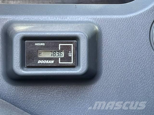 Doosan DX 140 LC-7 Bageri gusjeničari