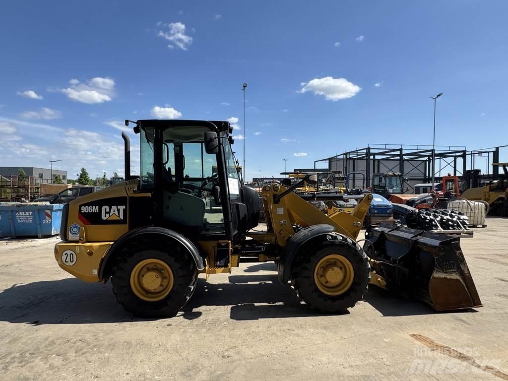 CAT 906M Utovarivači na kotačima