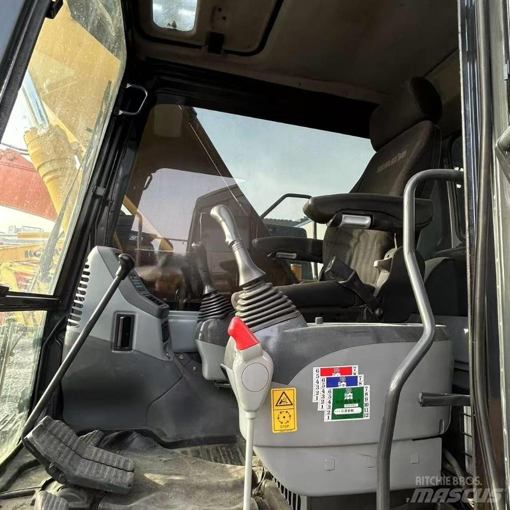 Komatsu 160-7 Bageri gusjeničari