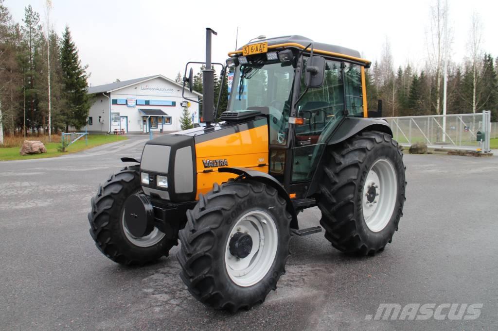 Valtra 700 Traktori