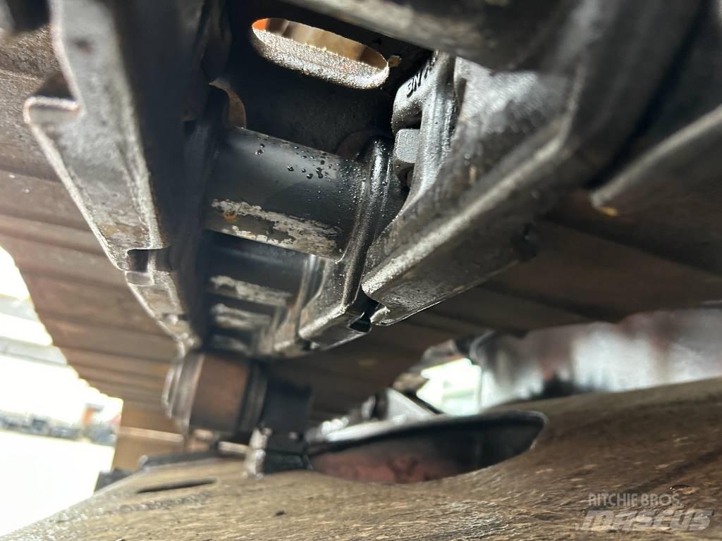 Hitachi ZX 135 US Bageri gusjeničari