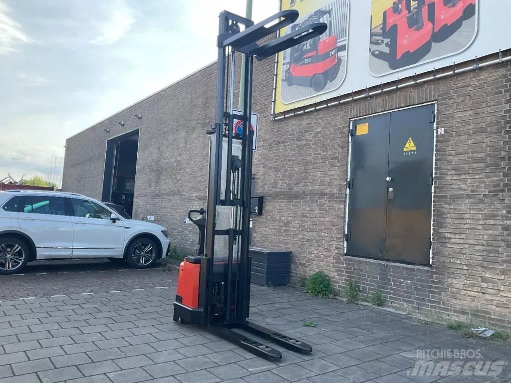 Toyota BT SWE120L Ručni električni viličar
