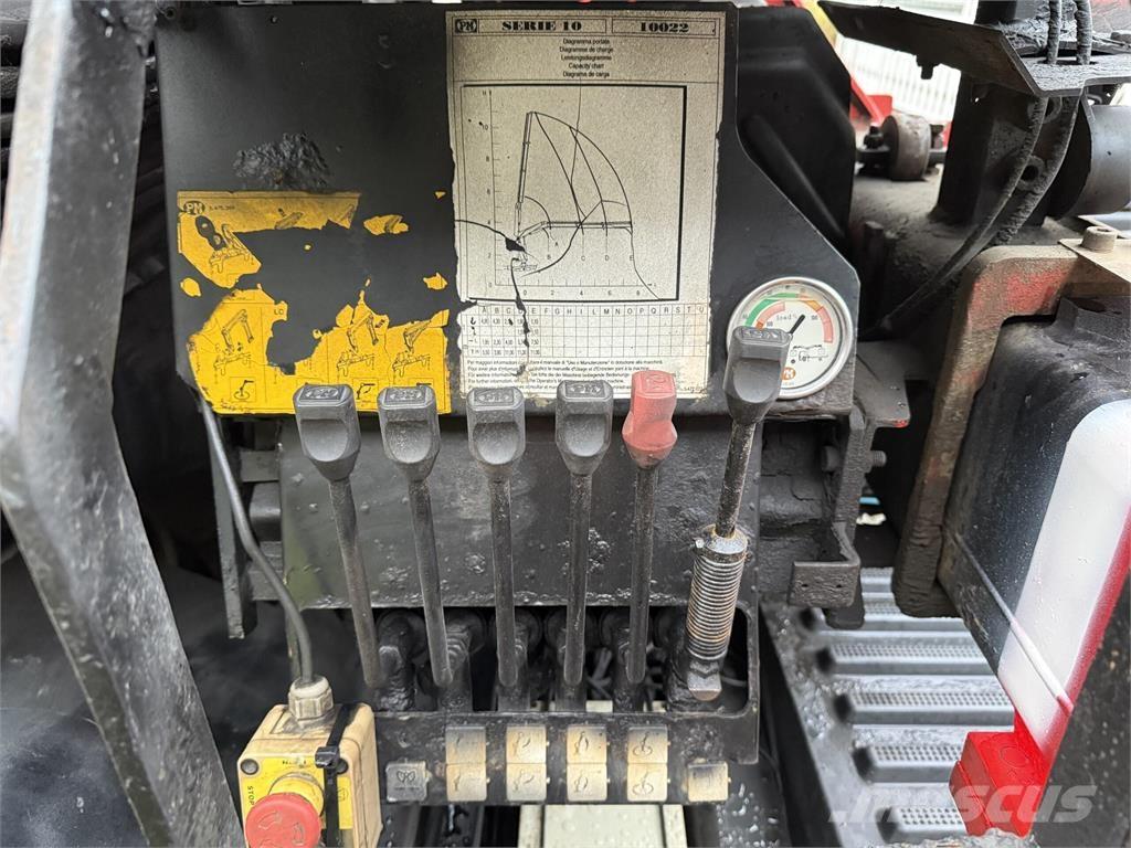 Volvo FM12 6x2 Rol kiper kamioni s kukama za dizanje