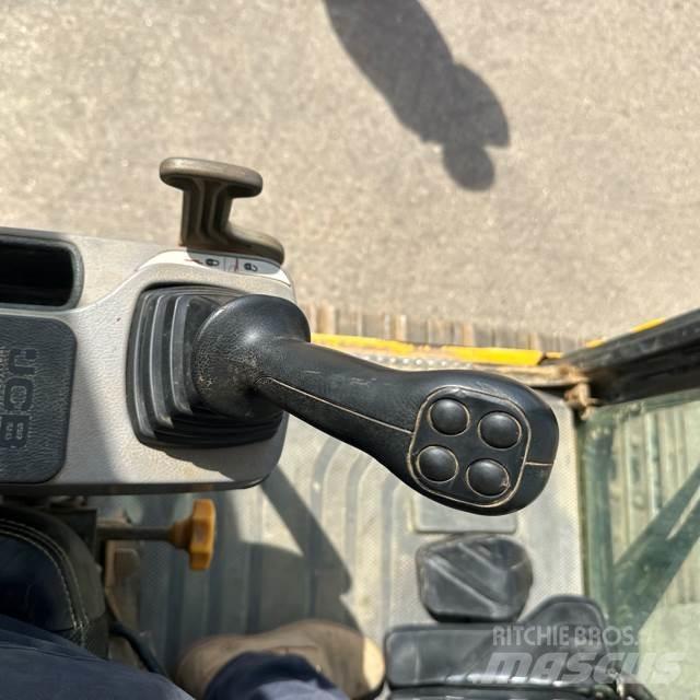 JCB 220X Bageri gusjeničari
