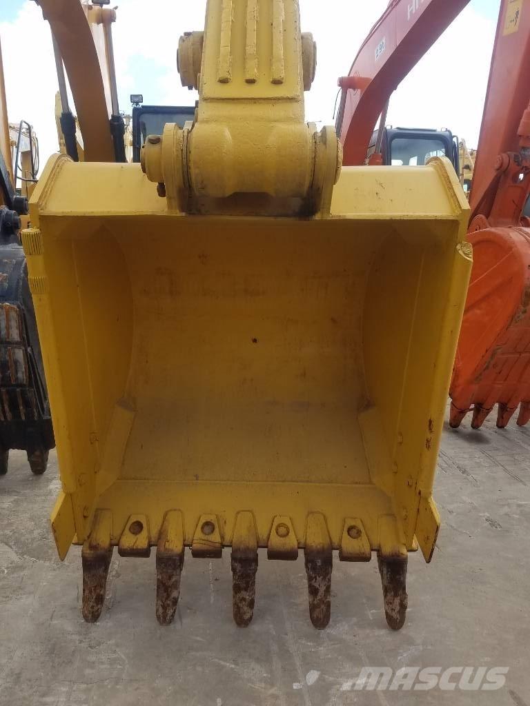 Komatsu PC 220-8 Bageri gusjeničari