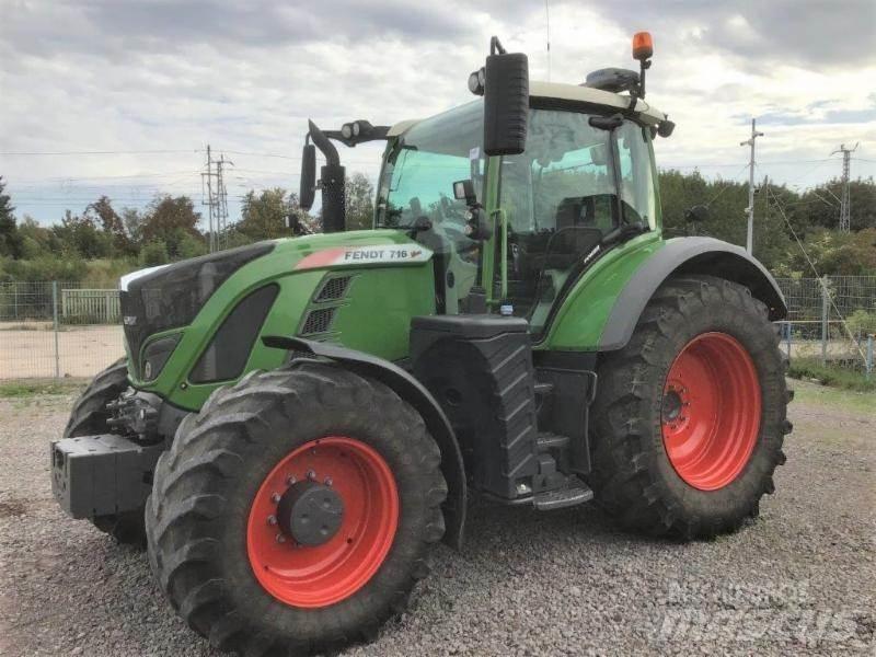 Fendt 716 Vario Traktori
