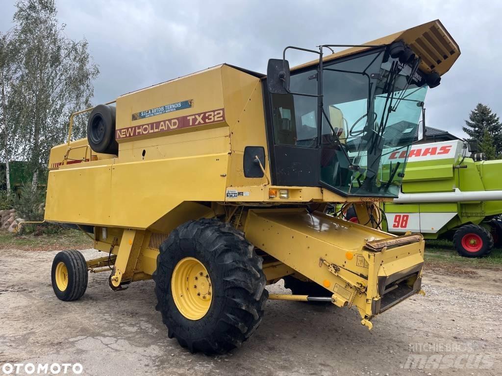 New Holland TX 32 Kombajni