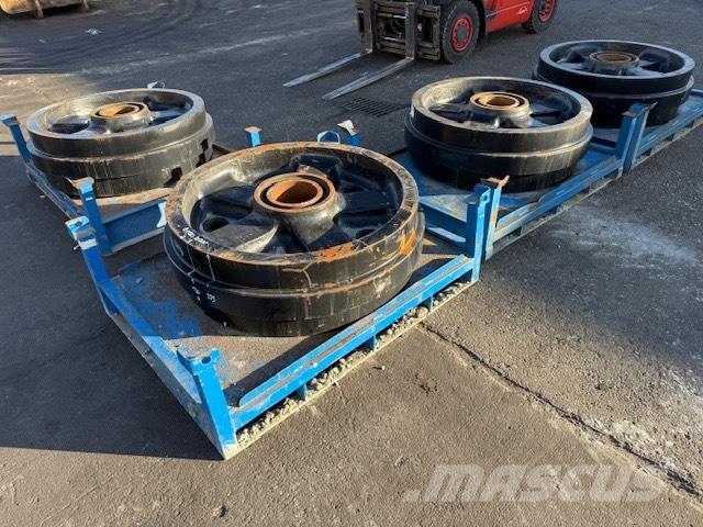 CAT 6020 NEW IDLER Gusjenice