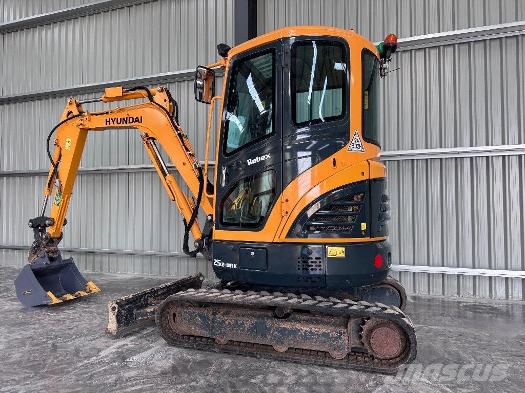 Hyundai R25Z-9 AK Mini bageri <7t