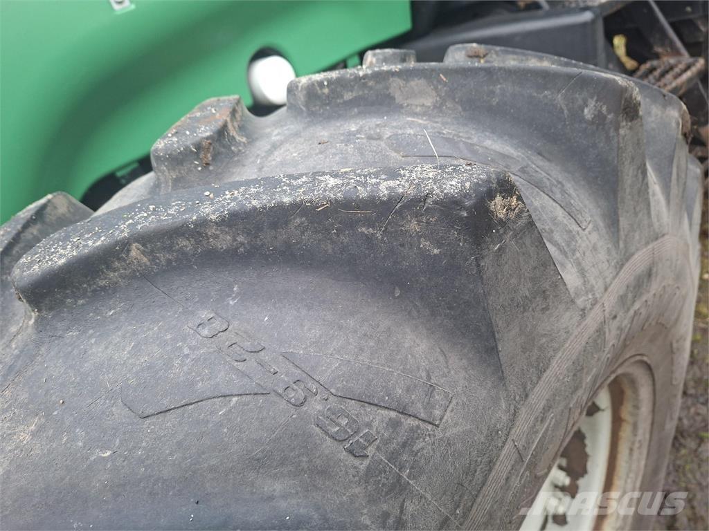 Valtra T190 7.4 Traktori