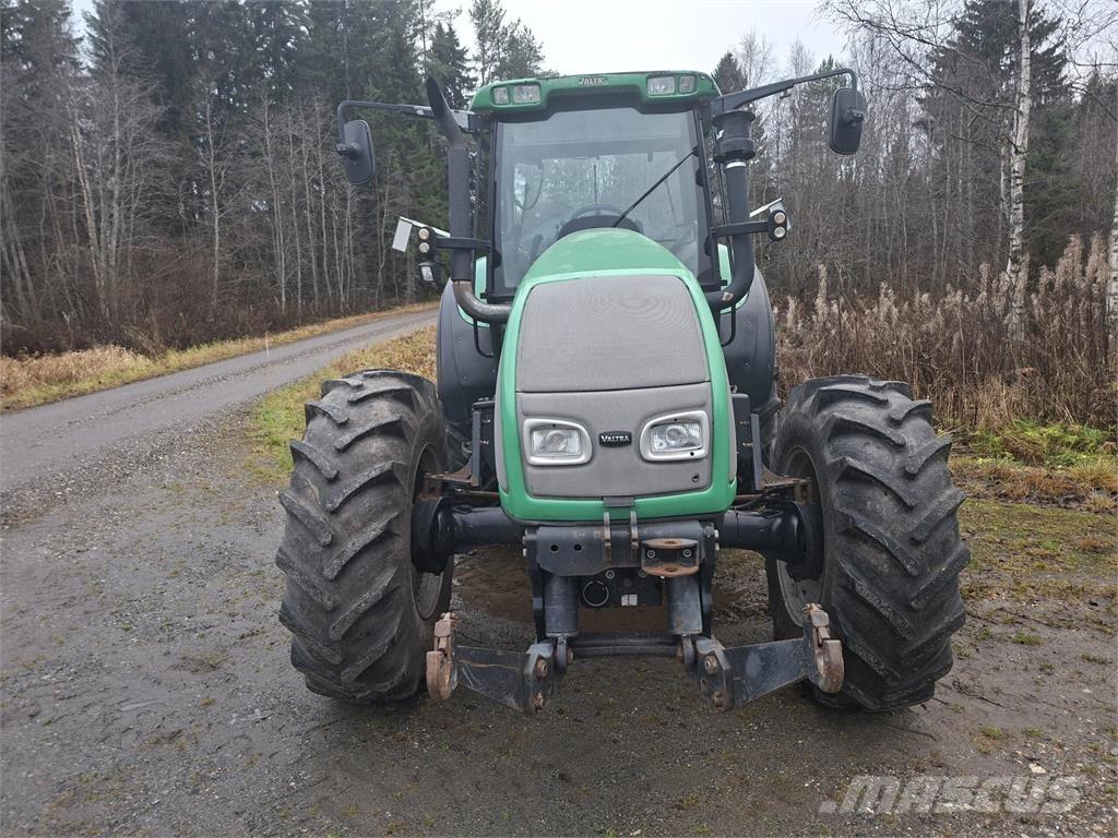 Valtra T190 7.4 Traktori