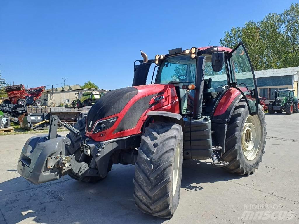 Valtra T 234 A Traktori