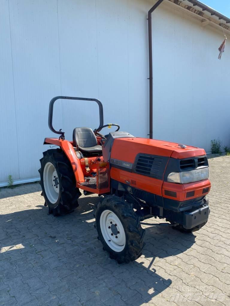Kubota GL260 Kompaktni (mali) traktori