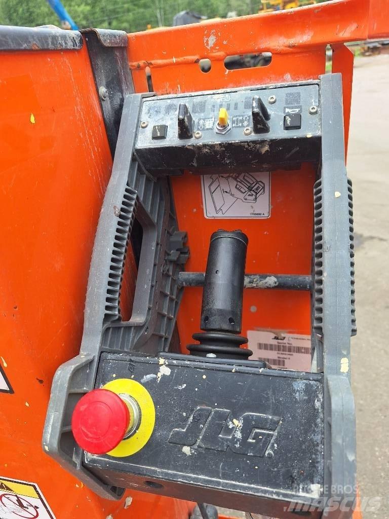 JLG 1230 ES Škaraste platforme