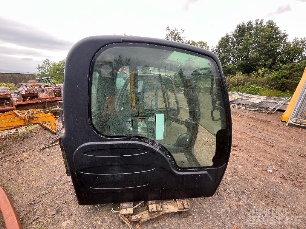JCB JS220 Cabin / Cab Bageri gusjeničari